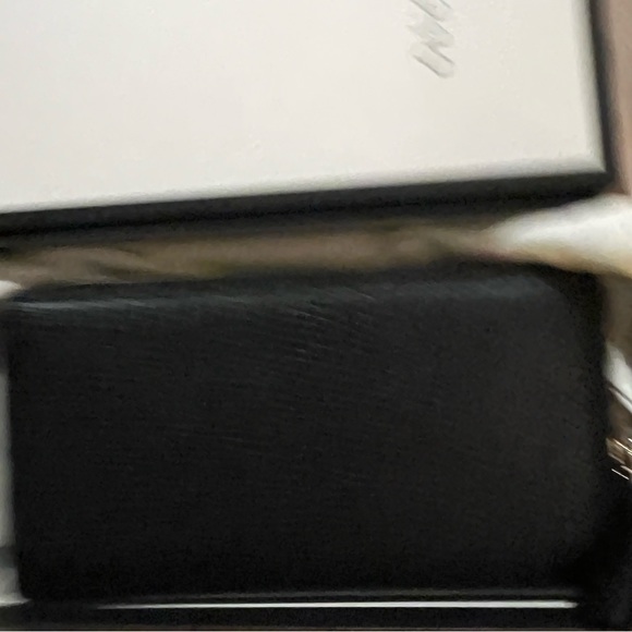 New in box Gucci zipper black leather wallet - Picture 4 of 4